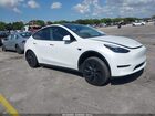 2024 Tesla Model Y Long Range Single Motor Rear-wheel Drive/rwd White vin: 7SAYGDED5RA326621