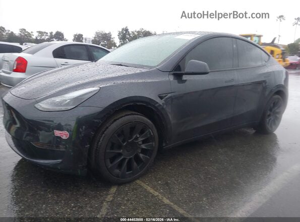 7SAYGDED5SF221182 2025 TESLA MODEL Y Gray Widok wnętrza 360 stopni