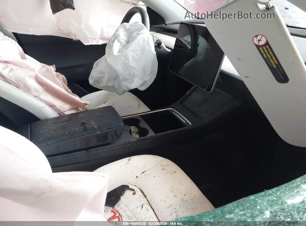 7SAYGDED6SA363697 2025 TESLA MODEL Y Gray Вид салону спереду