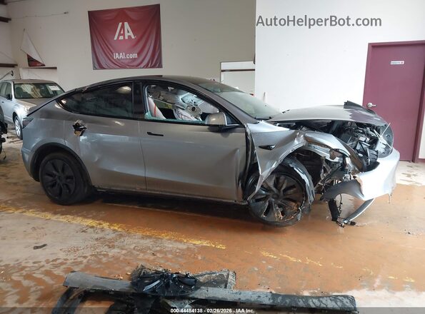 7SAYGDED6SA363697 2025 TESLA MODEL Y Gray Вид задньої частини салону