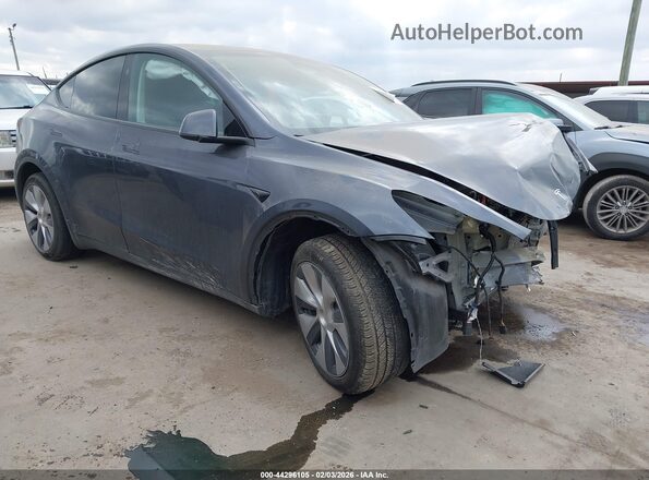 7SAYGDED8PF960702 2023 TESLA MODEL Y Gray Przód prawy