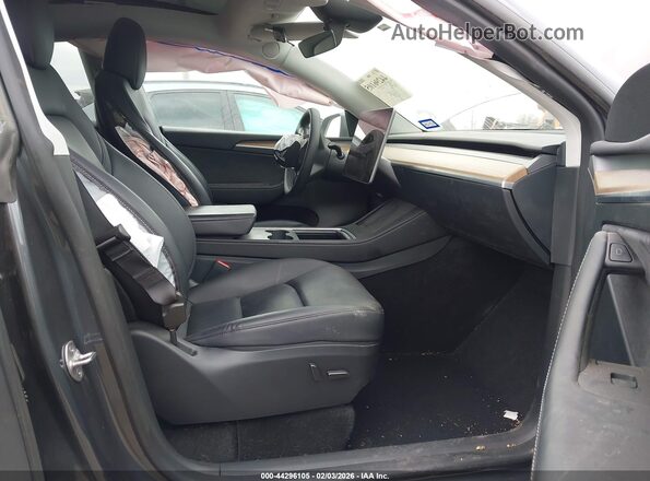 7SAYGDED8PF960702 2023 TESLA MODEL Y Gray Widok wnętrza z przodu