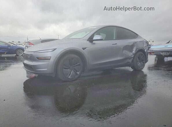 7SAYGDED8TF427808 2026 TESLA MODEL Y Silver Przód lewy