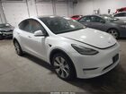 2022 Tesla Model Y Long Range Dual Motor All-wheel Drive White vin: 7SAYGDEE1NF357371
