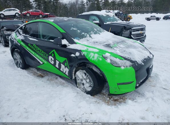 7SAYGDEE1PF609994 2023 TESLA MODEL Y Зеленый Передняя правая четверть
