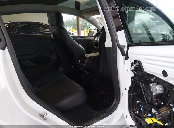 7SAYGDEE6RF155504 2024 TESLA MODEL Y White Widok naklejki z numerem VIN