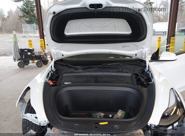 7SAYGDEE6RF155504 2024 TESLA MODEL Y White Widok z tyłu