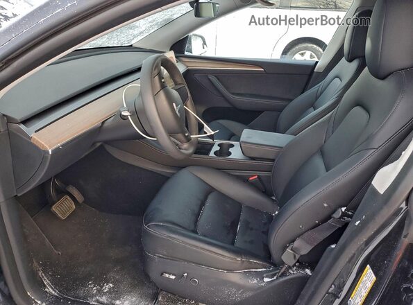 7SAYGDEE7SF275673 2025 TESLA MODEL Charcoal Vista interior delantera