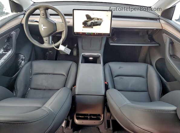 7SAYGDEE7SF275673 2025 TESLA MODEL Charcoal Vista del salpicadero