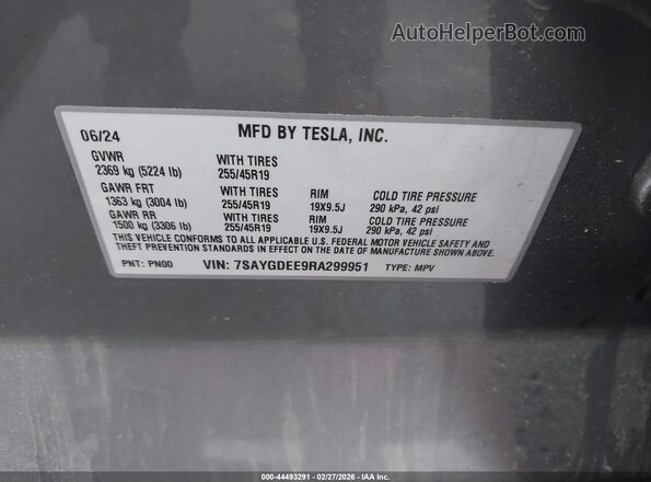 7SAYGDEE9RA299951 2024 TESLA MODEL Y Gray ძრავის განყოფილების ხედი