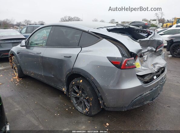 7SAYGDEE9RA299951 2024 TESLA MODEL Y Gray უკანა სალონის ხედი