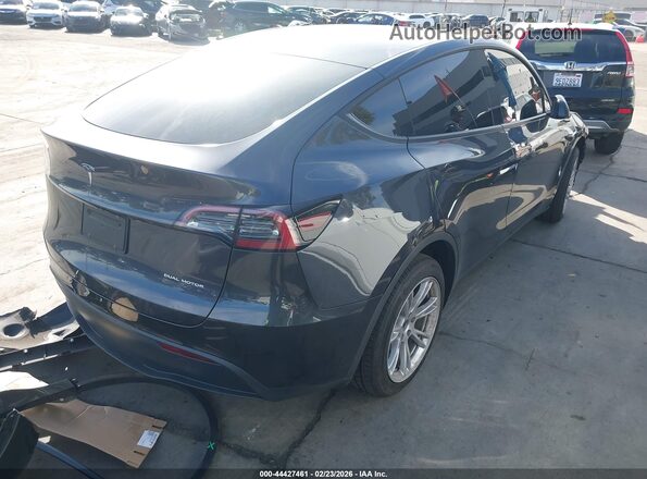 7SAYGDEE9RF068891 2024 TESLA MODEL Y Gray Tył prawy