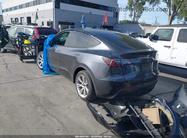 7SAYGDEE9RF068891 2024 TESLA MODEL Y Gray Tył lewy