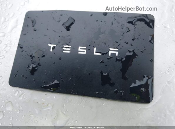 7SAYGDEF7NF374104 2022 TESLA MODEL Y Gray Առջևի վահանակի տեսք