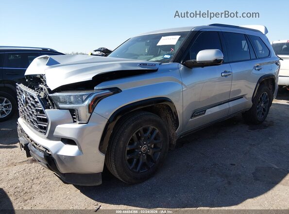 7SVAAAAA4PX002372 2023 TOYOTA SEQUOIA Серебряный Передняя левая четверть