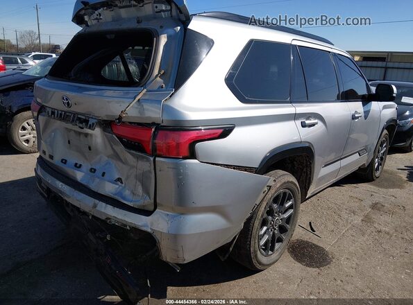 7SVAAAAA4PX002372 2023 TOYOTA SEQUOIA Серебряный Задняя правая четверть
