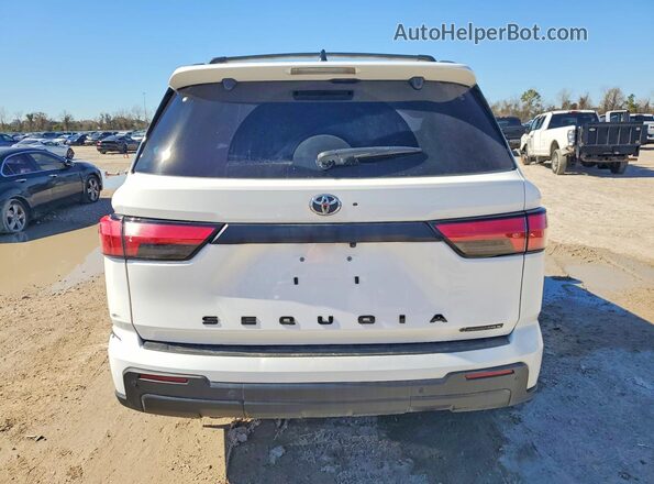 7SVAAAAAXSX004068 2025 TOYOTA SEQUOIA White Հետևի տեսք