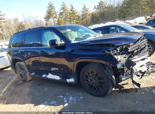 7SVAAABA0SX055173 2025 TOYOTA SEQUOIA Blue Widok wnętrza z tyłu