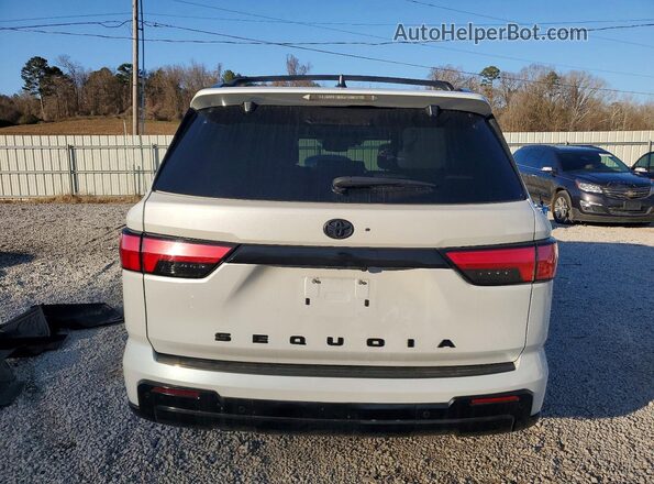 7SVAAABA1RX038330 2024 TOYOTA SEQUOIA White Vista trasera
