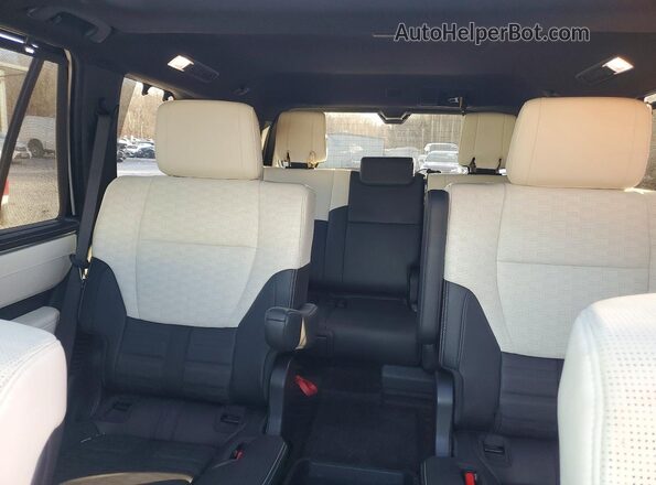 7SVAAABA1RX038330 2024 TOYOTA SEQUOIA White Vista de los asientos traseros