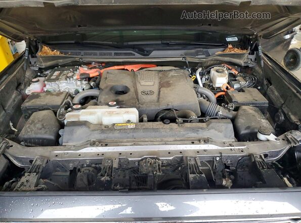 7SVAAABA4PX008140 2023 TOYOTA SEQUOIA Gray Vista del compartimento del motor