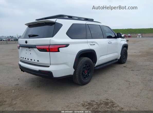 7SVAAABA7RX038557 2024 TOYOTA SEQUOIA Белый Задняя правая четверть