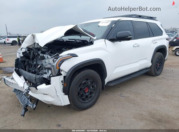 7SVAAABA7RX038557 2024 TOYOTA SEQUOIA Белый Передняя левая четверть