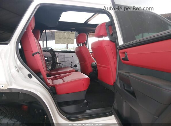7SVAAABAXRX033515 2024 TOYOTA SEQUOIA Белый Вид наклейки с VIN-кодом
