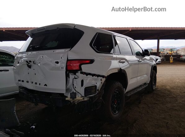 7SVAAABAXRX033515 2024 TOYOTA SEQUOIA Белый Задняя правая четверть