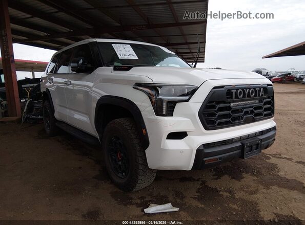 7SVAAABAXRX033515 2024 TOYOTA SEQUOIA Белый Передняя правая четверть