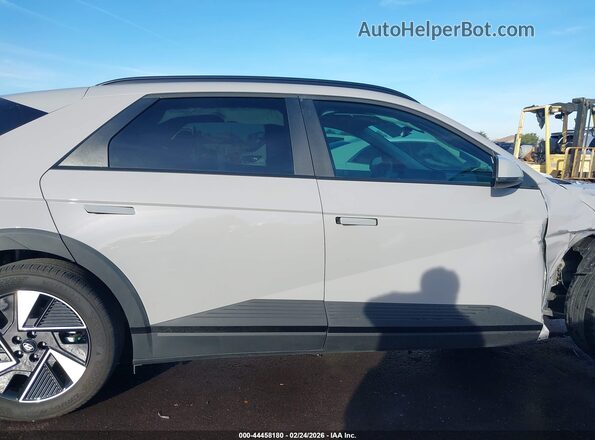 7YAKN4DA4SY015070 2025 HYUNDAI IONIQ 5 Серебряный Вид задней части салона