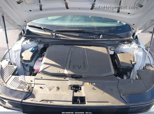 7YAKN4DA4SY015070 2025 HYUNDAI IONIQ 5 Серебряный Вид сзади