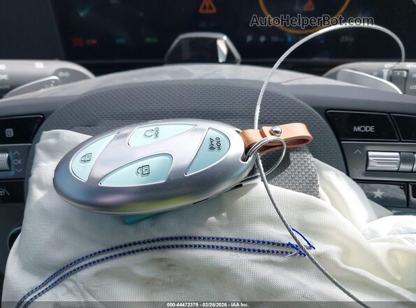 7YAKR4DA2TY055203 2026 HYUNDAI IONIQ 5 Зеленый Вид панели приборов