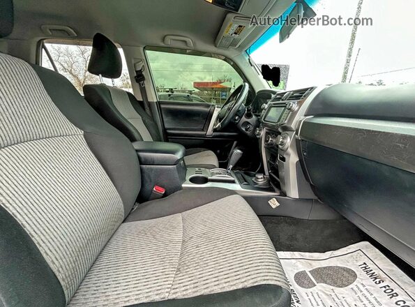 JTEBU5JR1J5557314 2018 TOYOTA 4RUNNER Белый Вид сзади