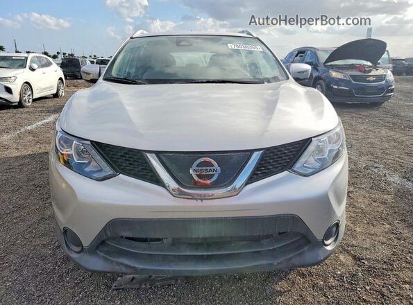 JN1BJ1CPXKW235514 2019 NISSAN ROGUE Серебряный Вид салона спереди