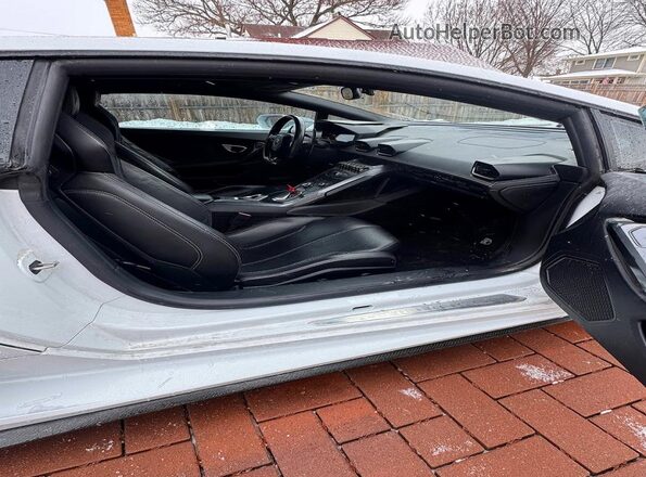 ZHWUC1ZF8FLA03249 2015 LAMBORGHINI HURACAN White Widok z przodu