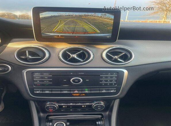 WDCTG4GB7HJ296321 2017 MERCEDES-BENZ GLA Серый Вид подкапотного пространства