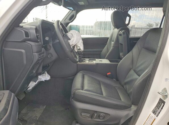 JTEABFAJ3SK039080 2025 TOYOTA LAND Белый Вид панели приборов