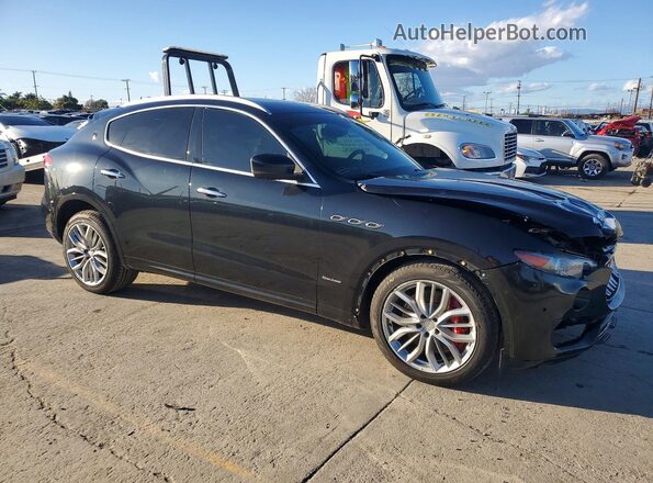 ZN661YUL2JX293482 2018 MASERATI LEVANTE Черный Вид спереди