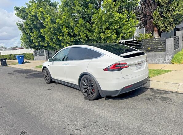 5YJXCDE48HF061148 2017 TESLA MODEL X Белый Передняя правая четверть