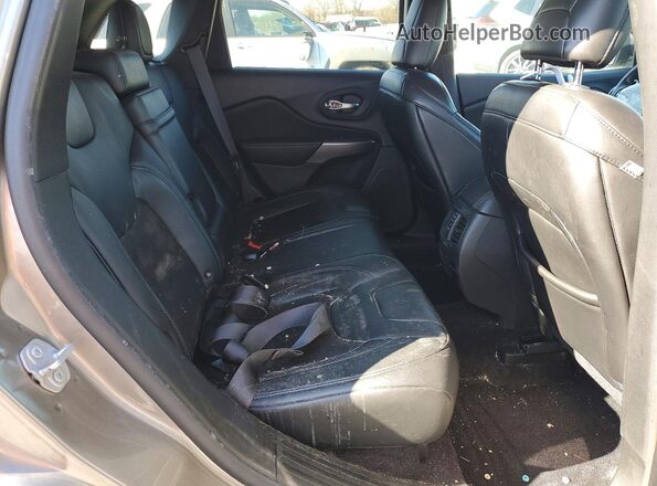 1C4PJLLBXKD197068 2019 JEEP CHEROKEE Серый Вид задней части салона