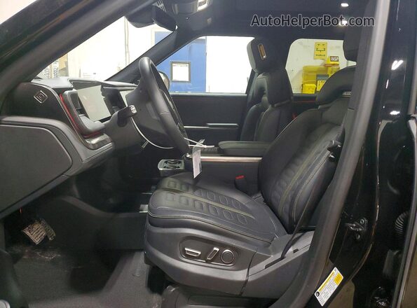 7PDSGCBA7TN076309 2026 RIVIAN R1S Black Вид панелі приладів