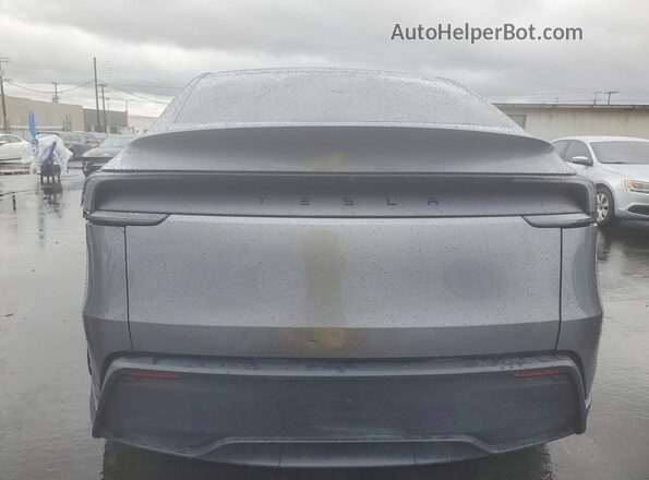 7SAYGDED8TF427808 2026 TESLA MODEL Y Silver Widok wnętrza z przodu