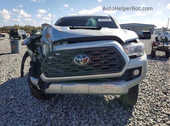 3TMAZ5CN0NM169048 2022 TOYOTA LE Серебряный Вид сзади