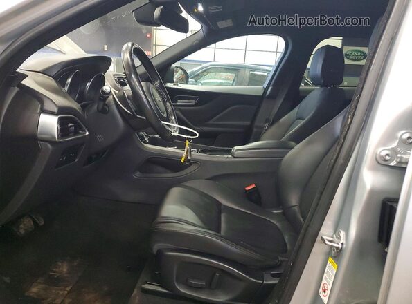 SADCJ2GX9JA290635 2018 JAGUAR F-PACE Серебряный Вид панели приборов
