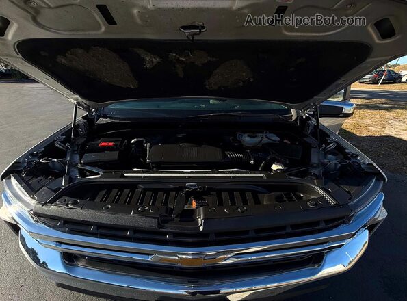 3GCUYDED5NG131005 2022 CHEVROLET ALL MODELS Серебряный Вид панели приборов