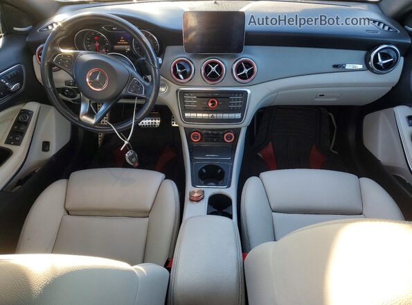 WDCTG4GB2KJ537645 2019 MERCEDES-BENZ GLA Черный Вид щитка приборов