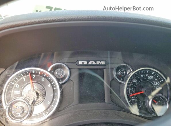 3C6UR5HJ1RG154959 2024 RAM 2500 Белый Вид задних сидений