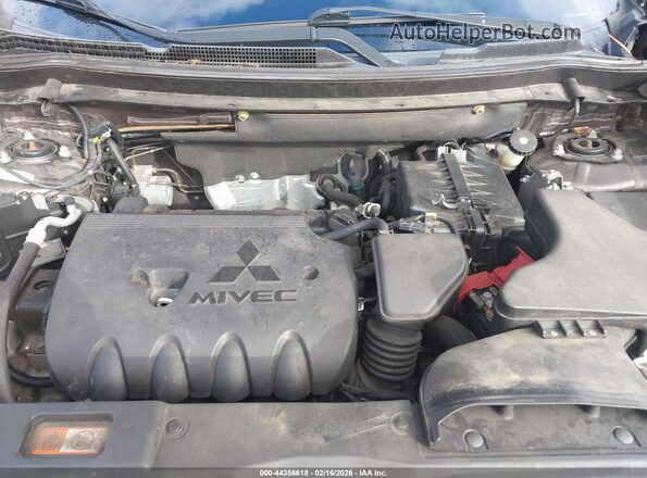 JA4AD2A37KZ048388 2019 MITSUBISHI OUTLANDER Champagne Вид сзади