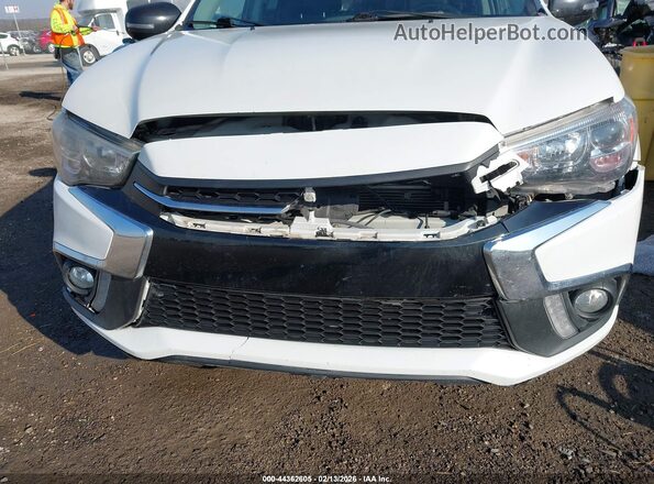 JA4AP3AU3JU016040 2018 MITSUBISHI OUTLANDER SPORT Белый Вид спереди